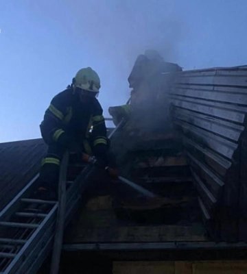 У Березному від вогню рятували господарську будівлю (ФОТО)