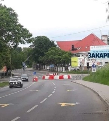 В Ужгороді по вулиці Шпеника змінено організацію дорожнього руху з боку залізничного вокзалу