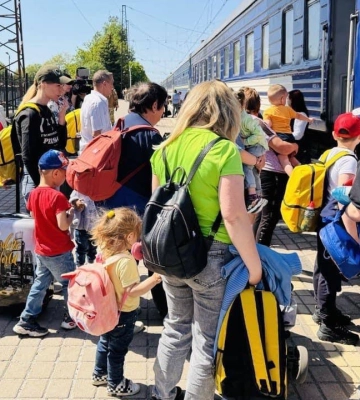 Евакуйовані на Волинь переселенці з Донеччини оселилися на базі відпочинку