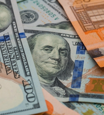 Курс валют на 13 травня: долар і євро сьогодні коштують дорожче