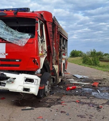 Беспилотник атаковал машину МЧС России возле Горловки