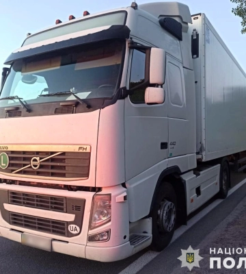 У Львові перекинулась вантажівка