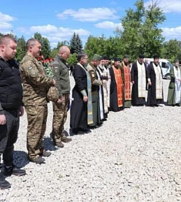 В Проводное воскресенье военные в Кривом Роге почтили павших побратимов