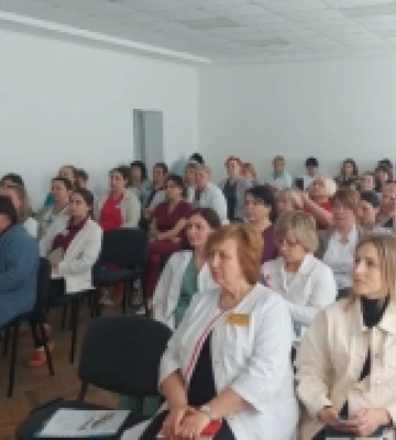 Працівників Рівненської обласної лікарні вчили, як поводитись з медичними відходами
