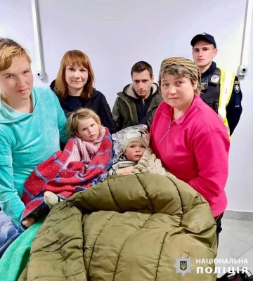 Хлопчика шукали усю ніч, дівчинку кілька годин: на Волині розшукали зниклих трирічних двійнят