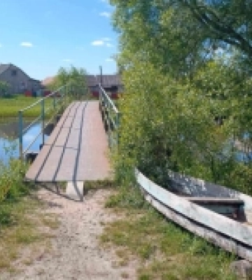 Волинь: крихітне село Мельники на травневих світлинах 2024 року