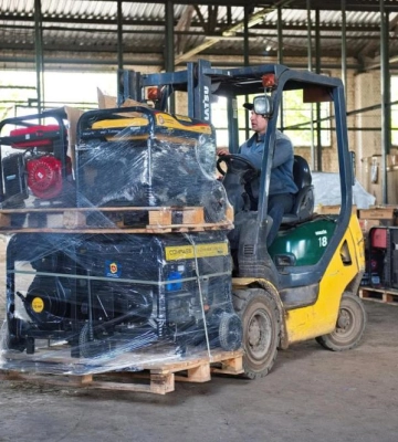 Рівненщині передала Харкову 358 генераторів та понад 800 зарядних станцій та павербанків