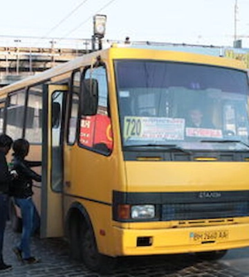 На Київщині запустили електронну оплату за проїзд у маршрутних автобусах