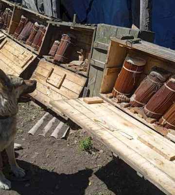 На Харківщині в двох жителів селища вилучили майже 100 кг артилерійського пороху