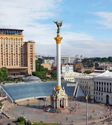 У Києві частково обмежили рух на Великій Житомирський через аварію на водопроводі