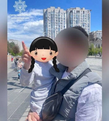 У Дніпрі 6-річна дівчинка втекла від батьків та пішла кататися по дорозі на самокаті