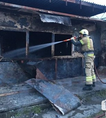 В Кривом Роге горела остановка общественного транспорта
