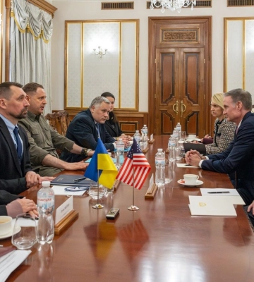 Старший директор по Европе в Совете нацбезопасности США в Киеве обсудил помощь Украине