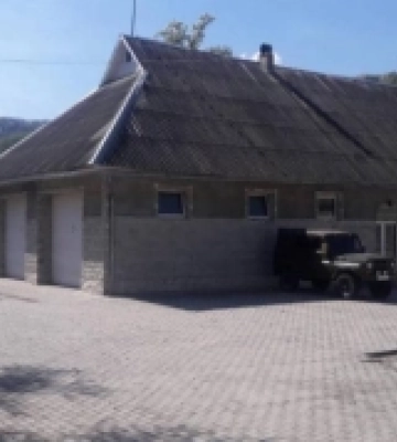 В Рахові продають колишній автосервіс європейського рівня
