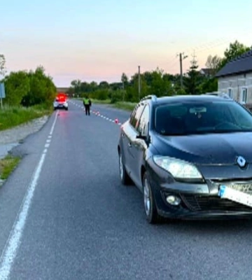На Прикарпатті під колесами авто загинув 10-річний хлопчик. ФОТО