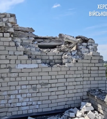 Ранковим ударом рф пошкодило багатоповерхівку в Херсоні