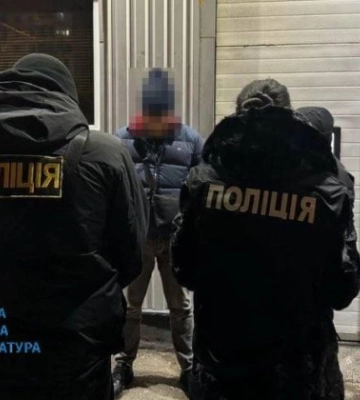 В Одесі держвиконавець за $35 000 обіцяв працевлаштувати особу до прокуратури