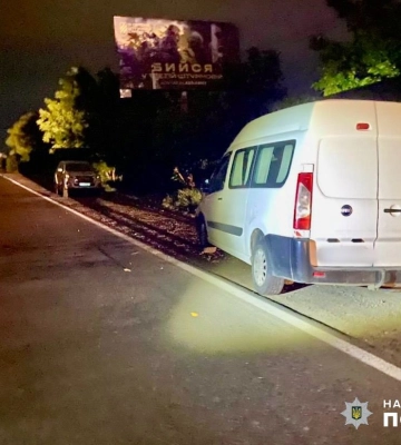 В Одеському районі під колесами мікроавтобуса загинув пішохід, - ФОТО
