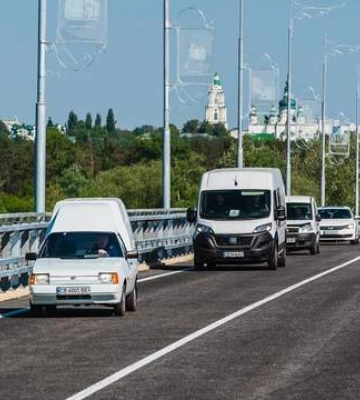 Відновлений міст через Десну поновив сполучення Києва та Чернігова