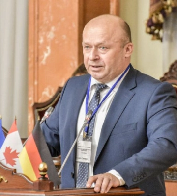 Нові кандидати на посади суддів КСУ по квоті З’їзду суддів: Михайло Смокович та Андрій Овсієнко Нові кандидати на посади суддів КСУ по квоті З’їзду суддів: Михайло Смокович та Андрій Овсієнко