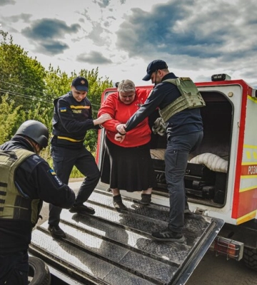 Сьогодні про евакуацію з Харкова не йдеться. Сюди евакуюють людей з області, - мер Терехов