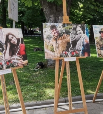 У Вінниці представили візуальні історії загиблих захисників Маріуполя та їхніх матерів