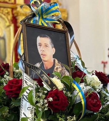 Закарпаття провело в останню дорогу Героя Василя Ливча