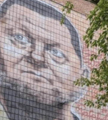 Мурал із Валерієм Залужним, який нещодавно з'явився у Києві, перенесуть в інше місце: в чому причина