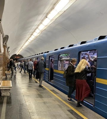 Метро в Киеве меняет график работы из-за комендантского часа: что нужно знать (график)