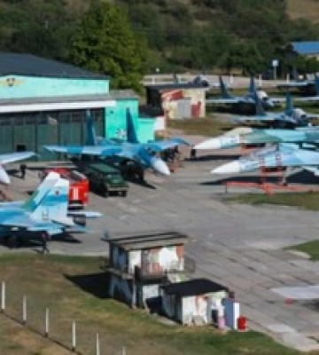 В Крыму снова "бавовна" на аэродроме Бельбек: видео и данные о последствиях удара