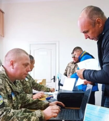 Украинцам показали вакансии в Киеве с бронью от мобилизации: какую зарплату предлагают