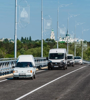 У Чернігові відкрили рух новим мостом через Десну (ФОТО)