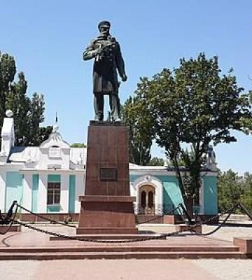 У Сєнкевича хочуть прибрати памʼятник адміралу Макарову з Набережної Миколаєва