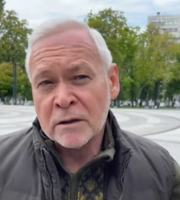 Ніякого відтоку людей немає, життя йде – Терехов у вишиванці в центрі Харкова