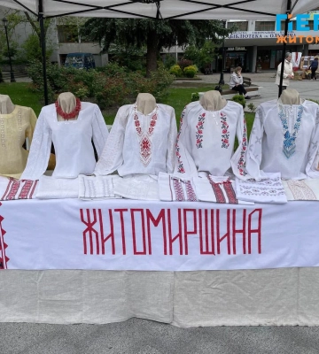 На Новому Бульварі стартували заходи до Дня вишиванки в Житомирі. ФОТО