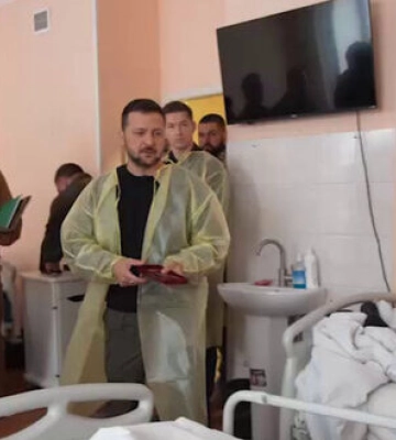 Зеленський відвідав захисників, які дістали поранення у боях на Харківщині. ВIДЕО