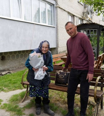 Дотепер господарює на городі: довгожителька з Волині відзначила 91-річчя