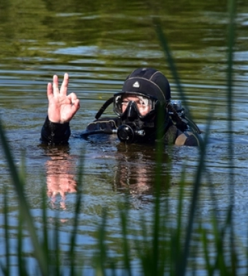 Як волинські рятувальники вчились на воді поводитись 