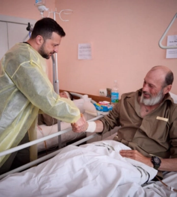 Зеленський прибув у Харків та відвідав поранених захисників (відео)