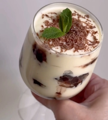Десерт с черносливом, томленным в вине: рецепт изысканного лакомства