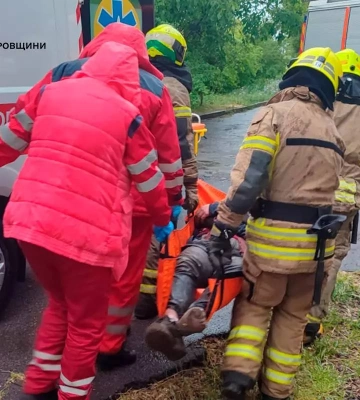 На Дніпропетровщині чоловік до смерті забив палицею знайомого