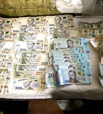Жителька Рівного вкрала у підприємиці сумку з грошима та документами