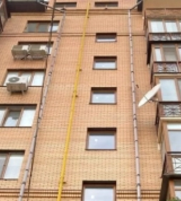 У Миколаєві відновили  пошкоджену через обстріли багатоповерхівку
