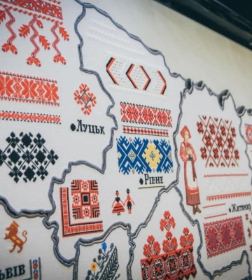 Рівненські вишивальниці увійшли до Книги рекордів України