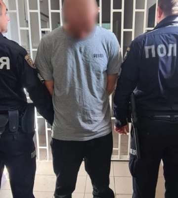 На Закарпатті під час перевірки документів керманич відкрив вогонь у бік правоохоронців