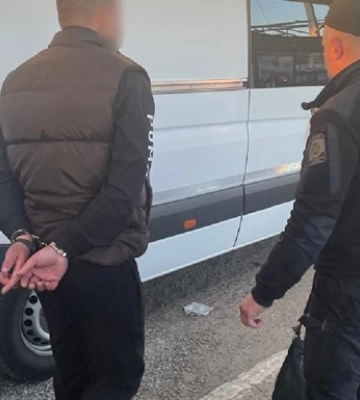 Українець намагався потрапити до Польщі, сховавшись в мікроавтобусі