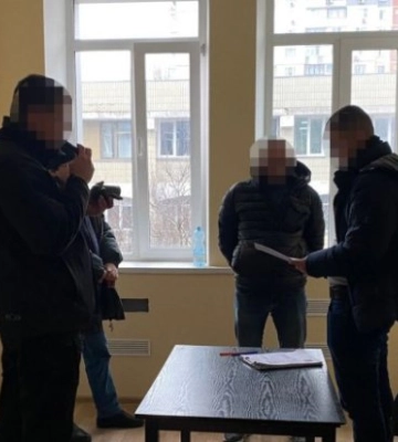 Чиновники вимагали у іноземця хабар за оренду приміщення у Києві: їм світить 10 років