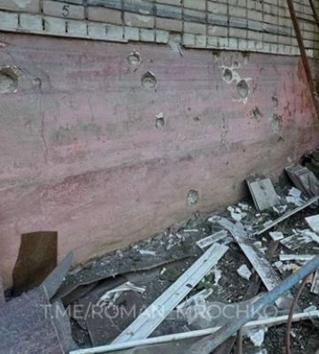Двоє цивільних отримали поранення внаслідок російського обстрілу житлового району Херсона