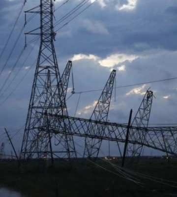 В американському Х'юстоні сильний шторм знеструмив понад 850 000 будинків, є загиблі