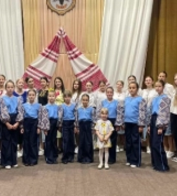 В Тячеві провели мистецький захід до Дня вишиванки